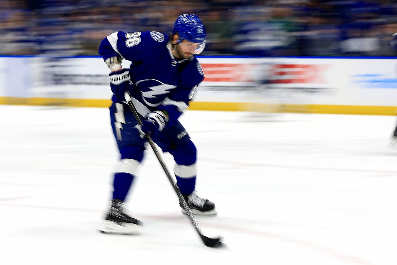 Никита Кучеров стал пятым игроком в истории НХЛ, кто сделал 100 передач за сезон