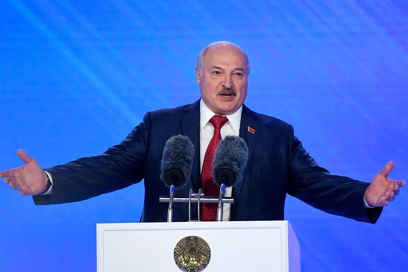 Александр Лукашенко похвалился первым белорусским ноутбуком