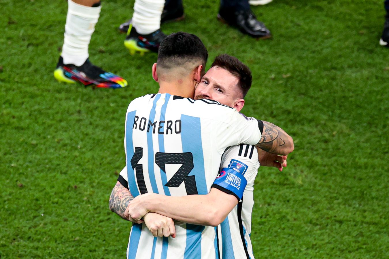 Защитник сборной Аргентины объяснил, почему кричал на Мбаппе после гола Месси в финале ЧМ