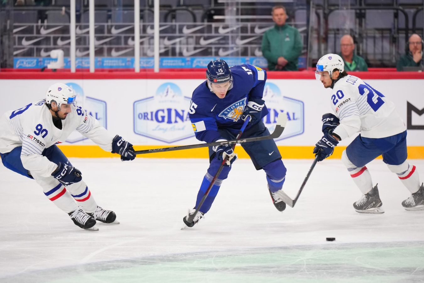 Финляндия победила Францию в овертайме, уступая 1:3 за 2 минуты до конца 3-го периода