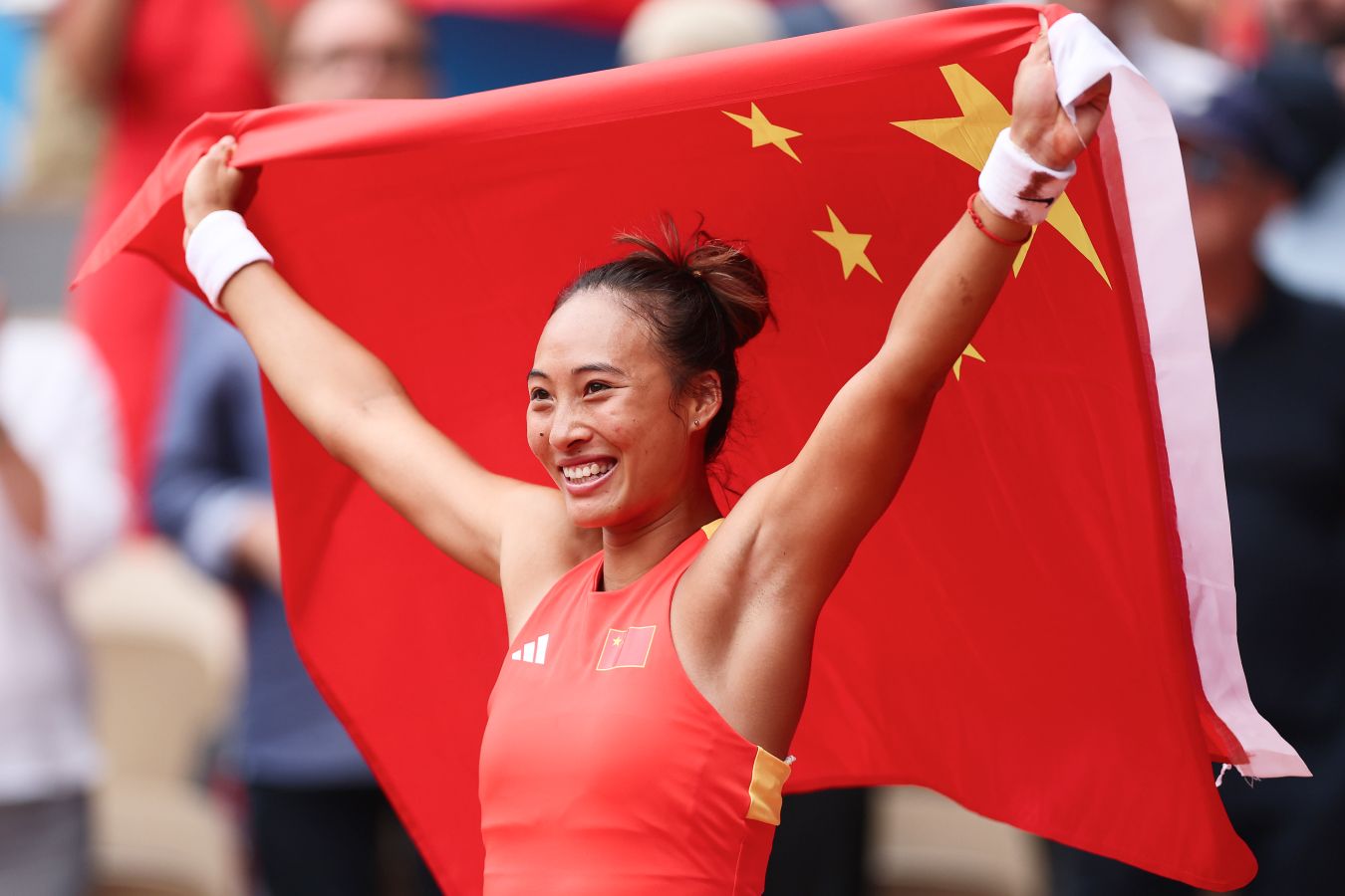 Обидчица Свёнтек выиграла финал ОИ. Чжэн Циньвэнь принесла Китаю первое золото в одиночке