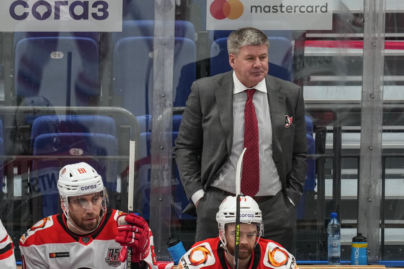 тренеры заварухины. тренер хк автомобилист 2021. николай заварухин. тренер автомобилиста хоккей. алексей заварухин тренер хоккей.