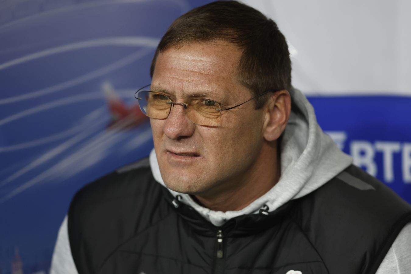 Экс-тренер Факела Пятибратов: вопрос, куда двигается команда