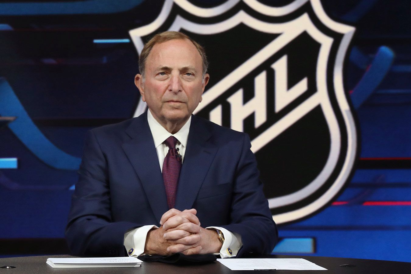 Комиссар НХЛ высказался о возможных проблемах с военкоматом у Капризова и других россиян