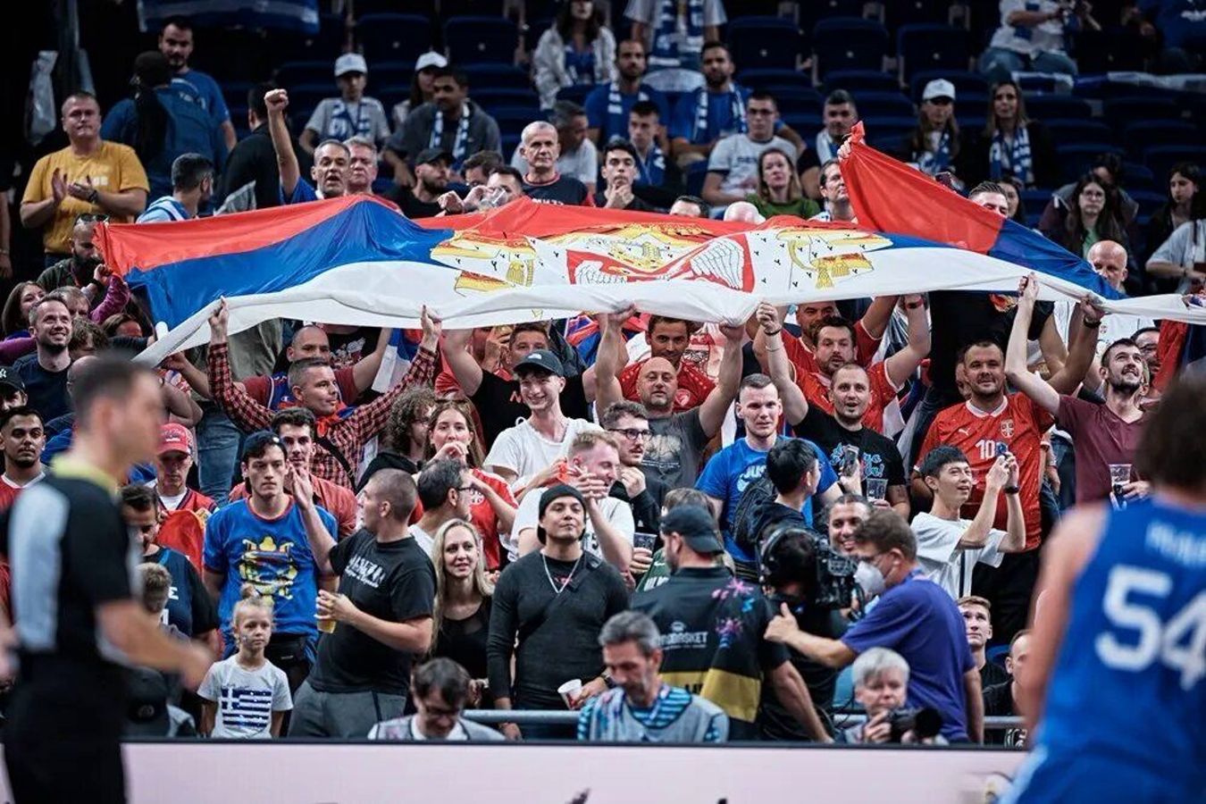 Флаги ДНР и Новороссии замечены на матче Евробаскета-2022