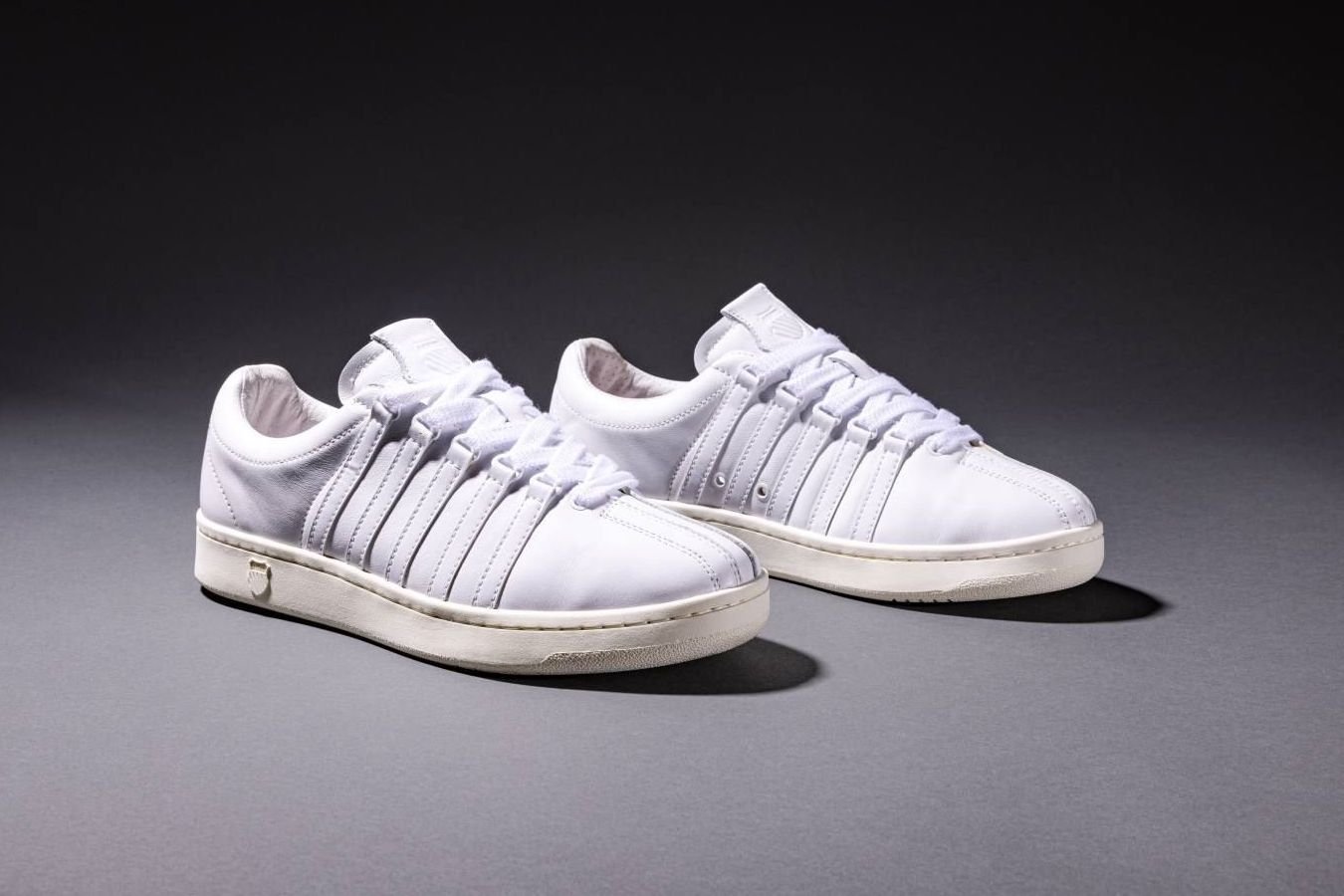 Как выглядит первая модель кожаных кроссовок