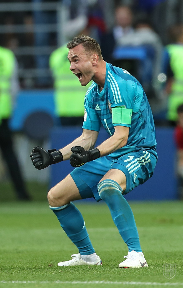 https://img.championat.com/photo/20/20443/full/843799-igor-akinfeev.jpg