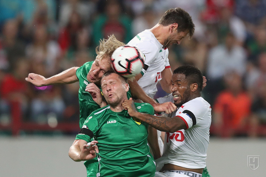 849249-igrovoj-moment-v-matche-lokomotiv