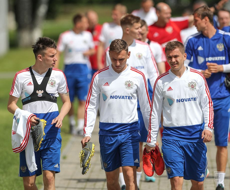 883519-aleksandr-golovin-fjodor-chalov-i