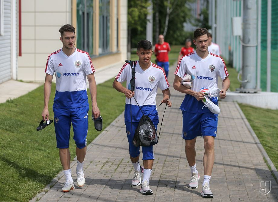 883537-anton-miranchuk-ilzat-ahmetov-i-a