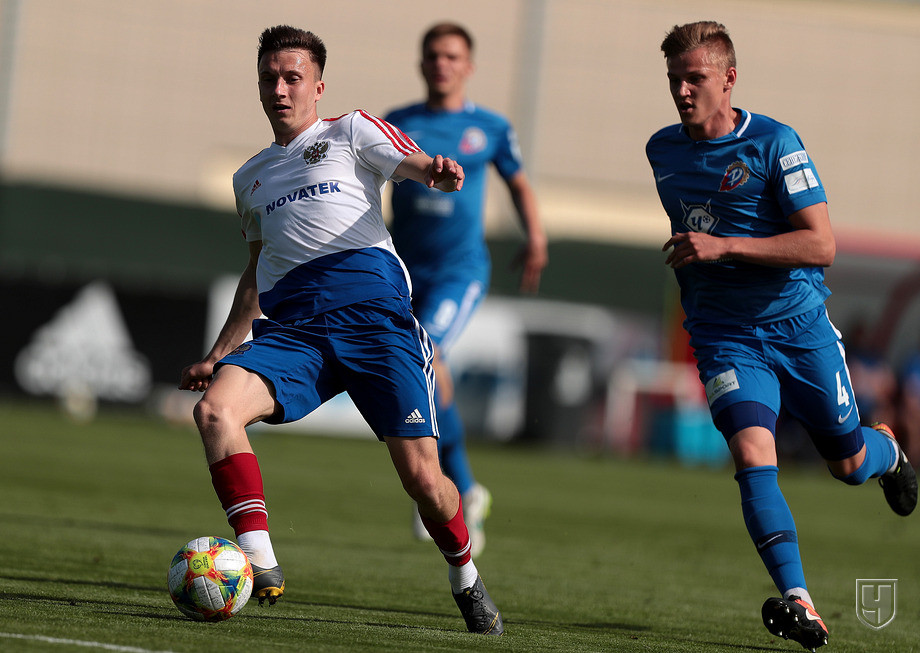 883877-aleksandr-golovin-i-dmitrij-redko