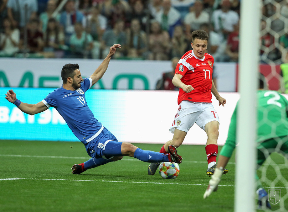 884729-konstantinos-lajfis-i-aleksandr-g