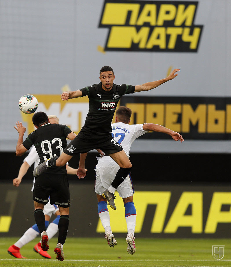 885277-junes-namli-i-konstantin-maradish