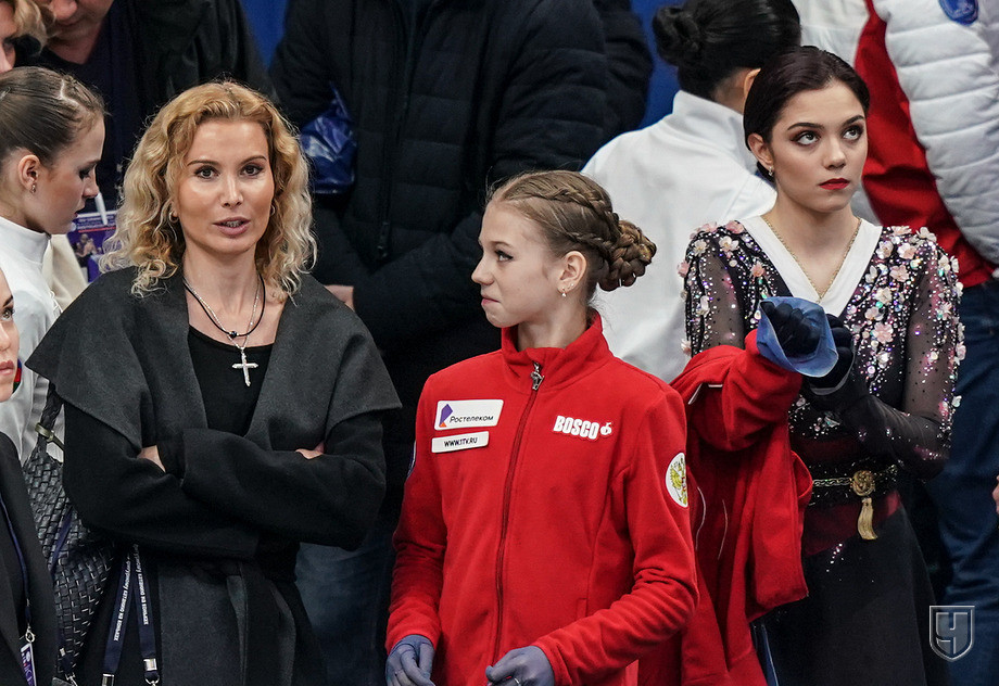 GP - 5 этап. Rostelecom Cup Moscow / RUS November 15-17, 2019 - Страница 33 901469-eteri-tutberidze-aleksandra-trusova-i-evgenija-medvedeva