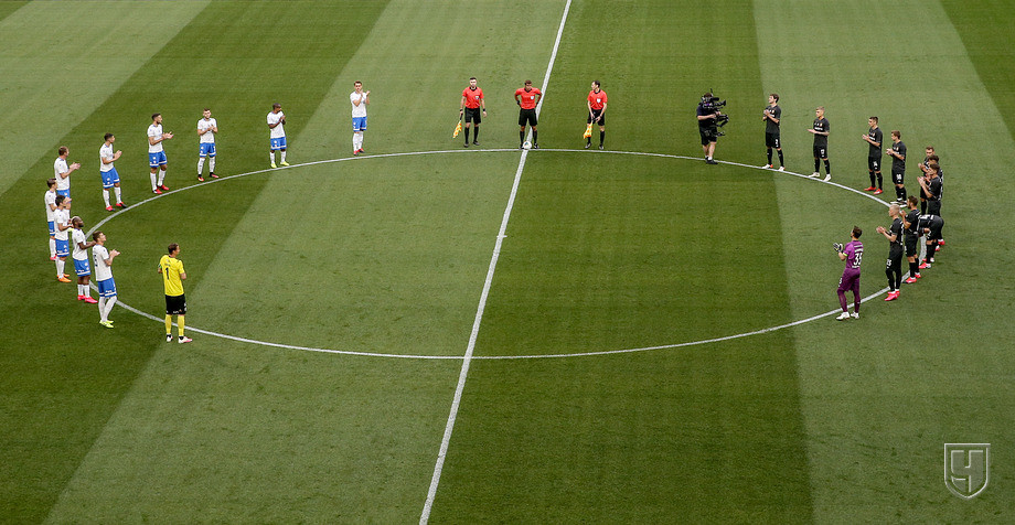 923271-igroki-dinamo-i-cska-pered-nachal