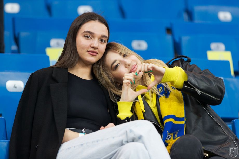 https://img.championat.com/photo/25/25261/full/1010715-bolelschiki-fk-rostov.jpg
