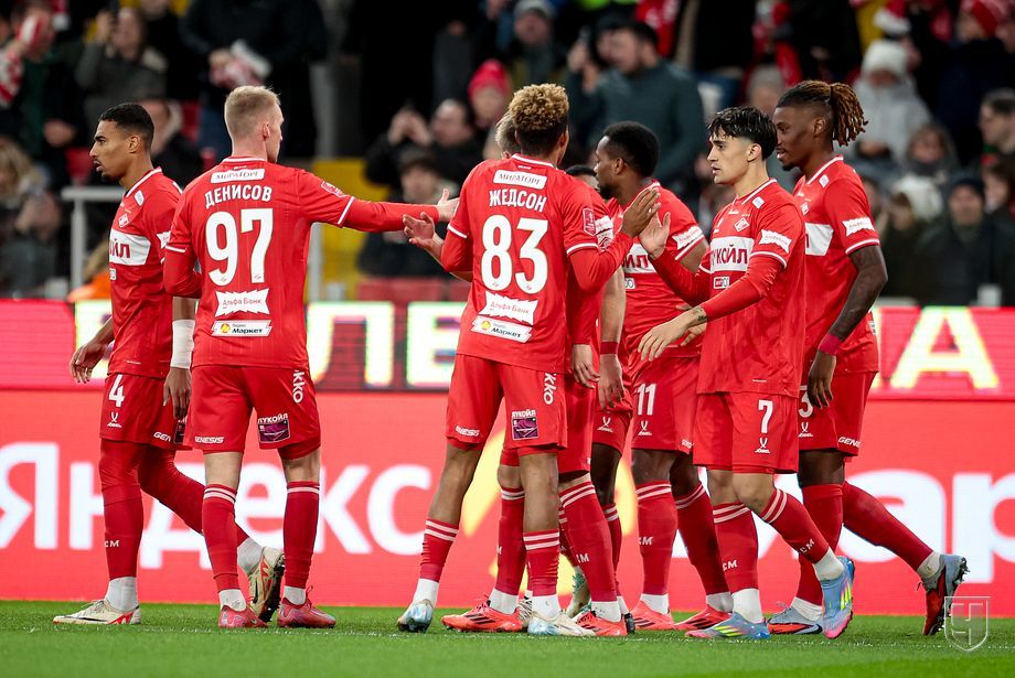 https://img.championat.com/photo/29/29306/full/1129986-igroki-spartaka-prazdnuyut-gol.jpg