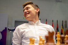 Обзор матча Андрей Есипенко — Нодирбек Якуббоев