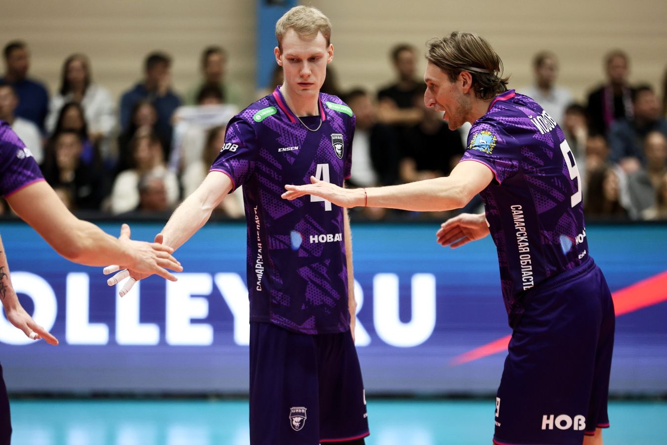 Николай Зубов (слева)