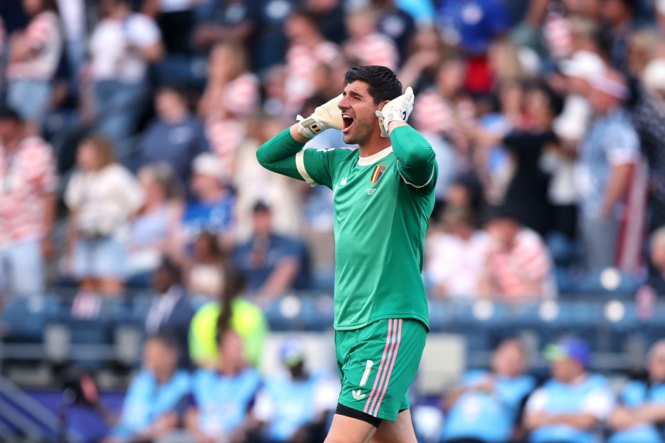 34-anyos na Thibaut Courtois naghahayag: nais ng isang taong pahinga