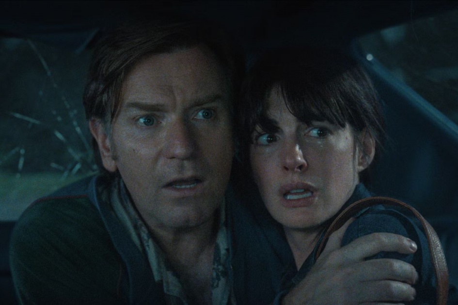 Warner Bros. представила постеры фильма «Планета динозавров»