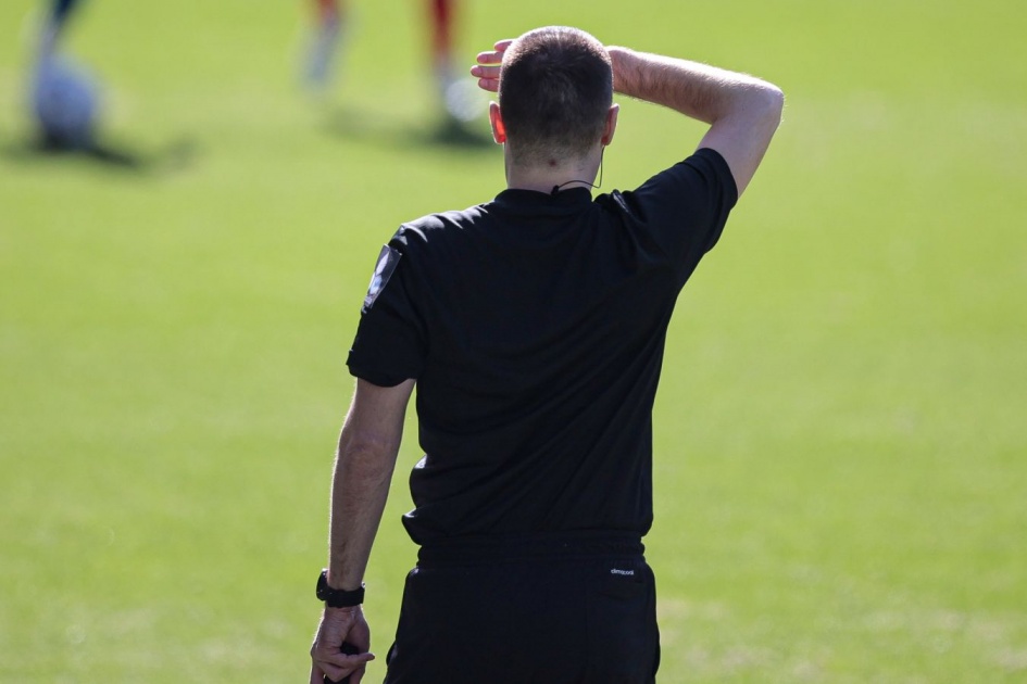 La CBF defiende al árbitro que expulsó a Balogun