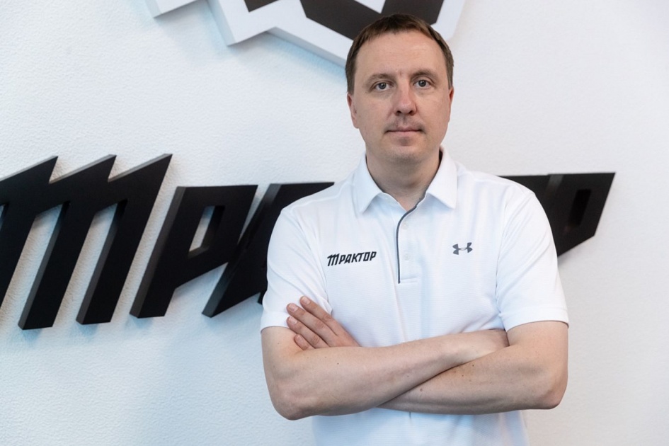 «К его работе отношусь с юмором», — Кожевников о генменеджере «Трактора» Волкове