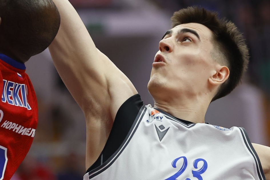 Сергей Долинин продолжит выступать за БК «Енисей»