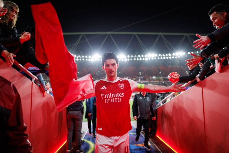 아스날 핵심 미드필더 관련 이미지