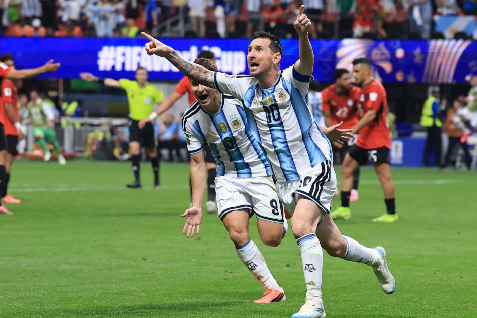 Müller suggests referees favored Messi at the 2010 World Cup