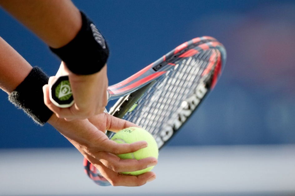 Старт игрового дня на турнире WTA-500 в Лондоне отложен из-за дождя