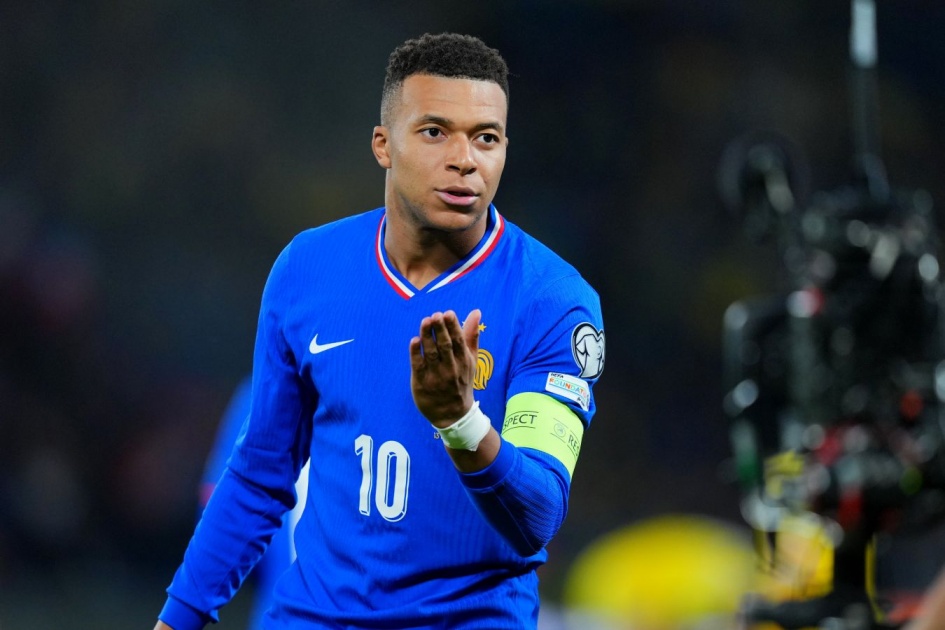 Yupamecano được yêu cầu chọn giữa Harry Kane và Kylian Mbappe