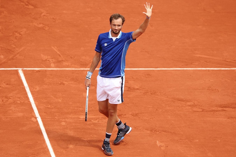 Медведев сохранил позицию в рейтинге ATP после поражения на старте