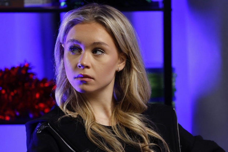 «Мама, я хочу, чтобы у меня были динозаврики на голове», — Анна Царёва о самостоятельности дочери