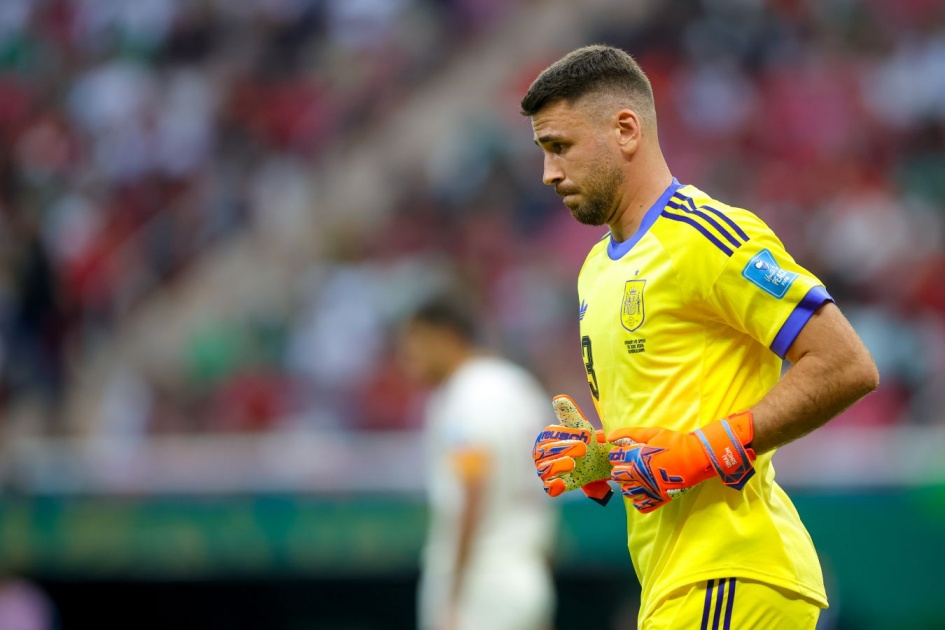 Unai Simon set a new record for clean sheet streak at the World Cup