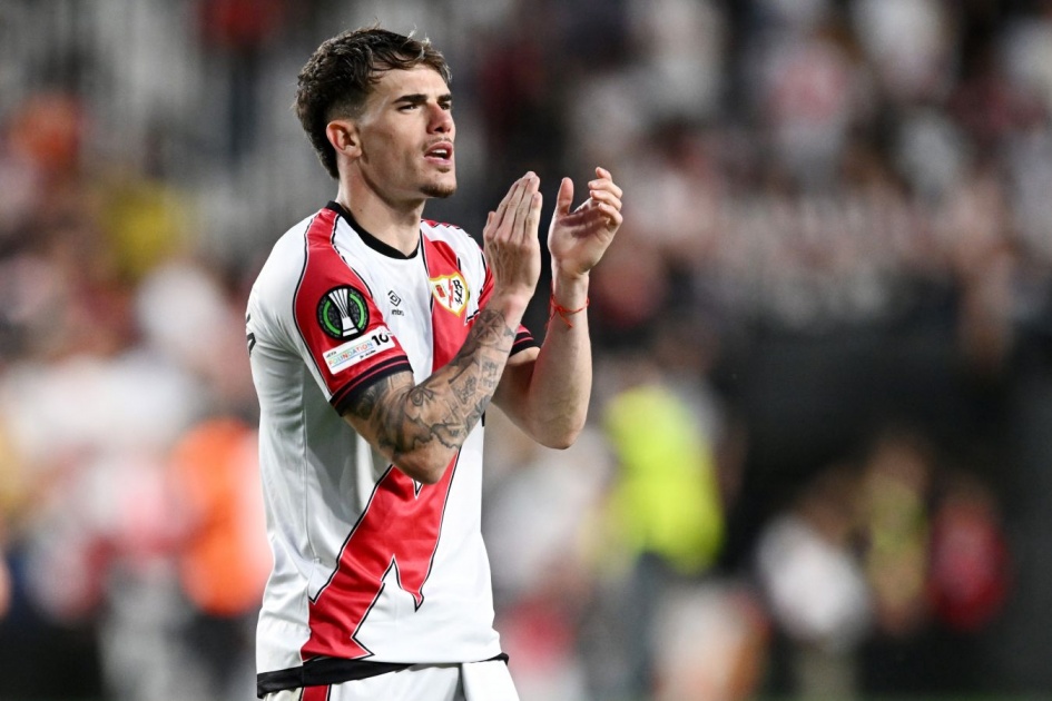 Chelsea close to signing Rayo defender Pep Chavarria