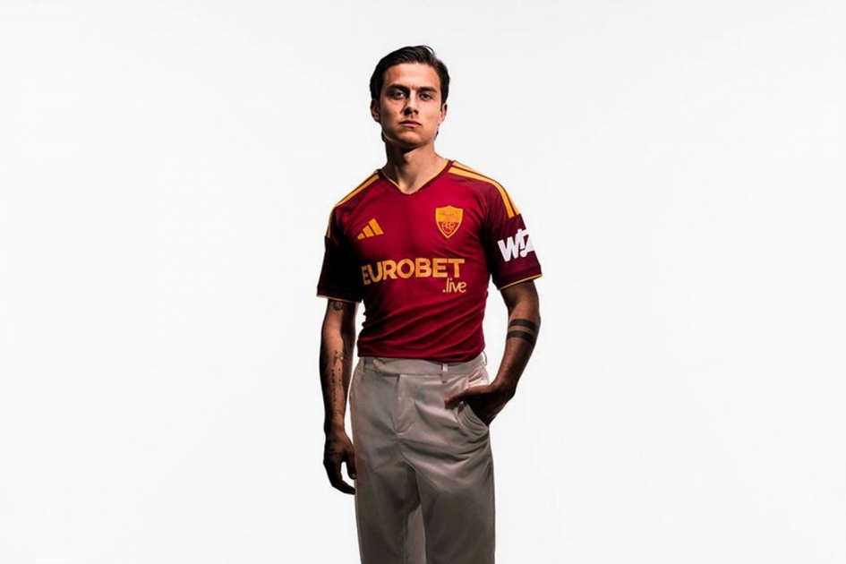 Official: Roma introduced the new home uniform for