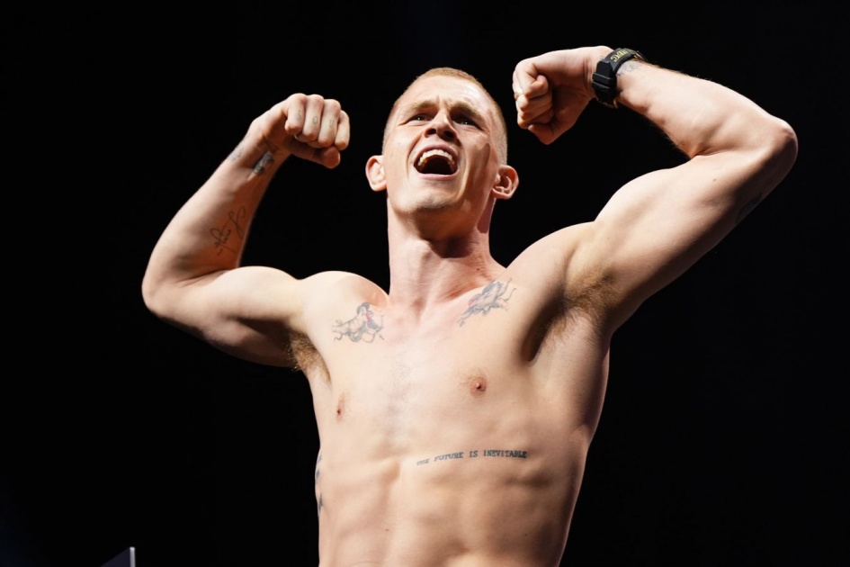 Эдди Хирн подписал контракт с бойцом UFC Ианом Гарри