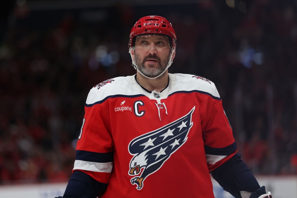 Alexander Ovechkin bày tỏ sự ngưỡng mộ đối với Cristiano Ronaldo và