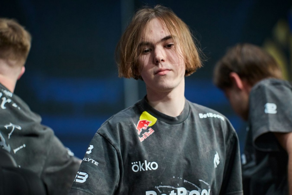 Team Spirit разгромила NAVI 2:0 в первом раунде третьей стадии IEM Cologne Major