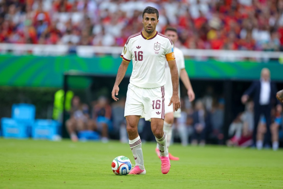 Jamie Carragher Questions the Logic of Selling Rodri from