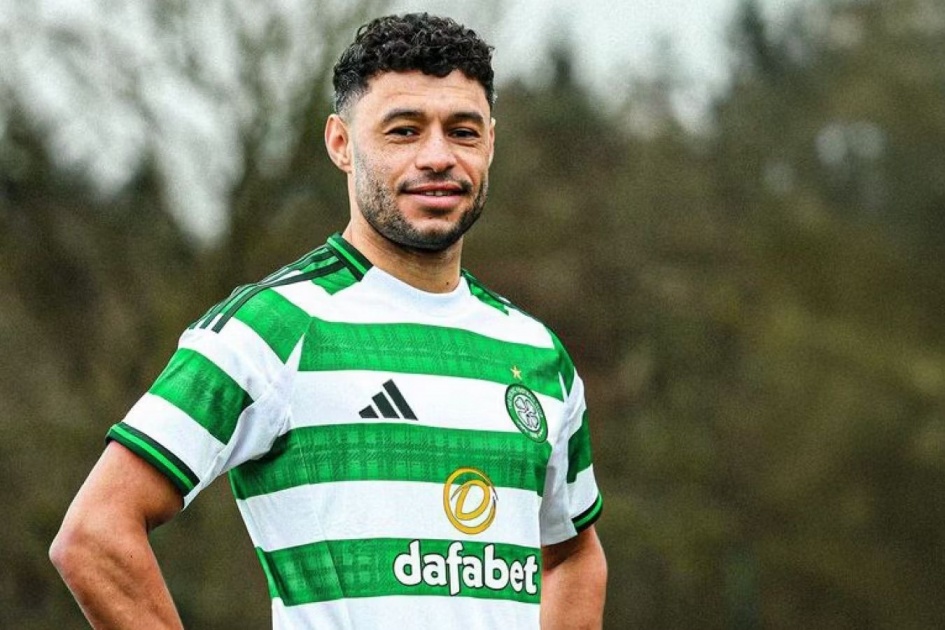 Cựu cầu thủ đội tuyển Anh Oxlade-Chamberlain gia hạn hợp đồng với Celtic