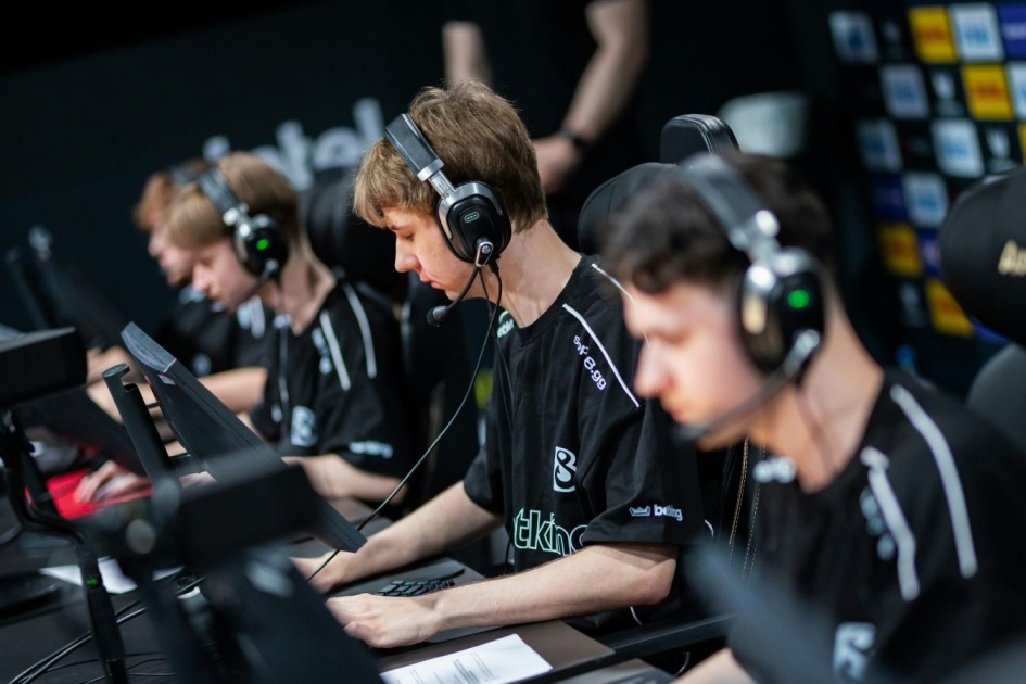 B8 уступила FUT Esports 1-2 и вылетела с IEM Cologne Major