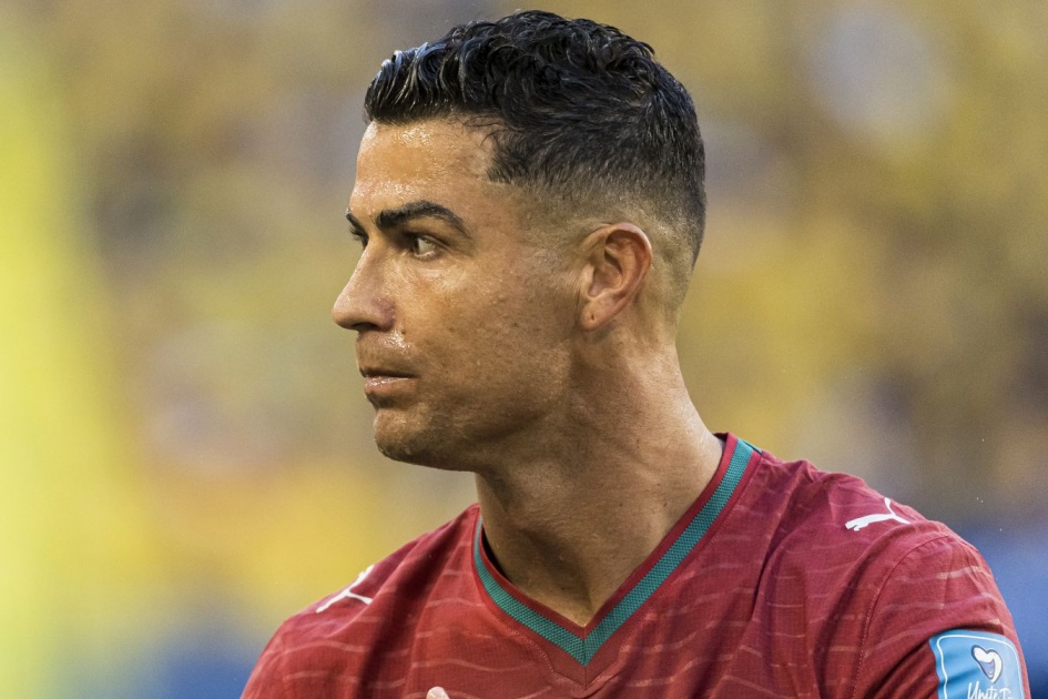 Vidéo : Ronaldo salue les supporters rassemblés devant son hôtel à Toronto