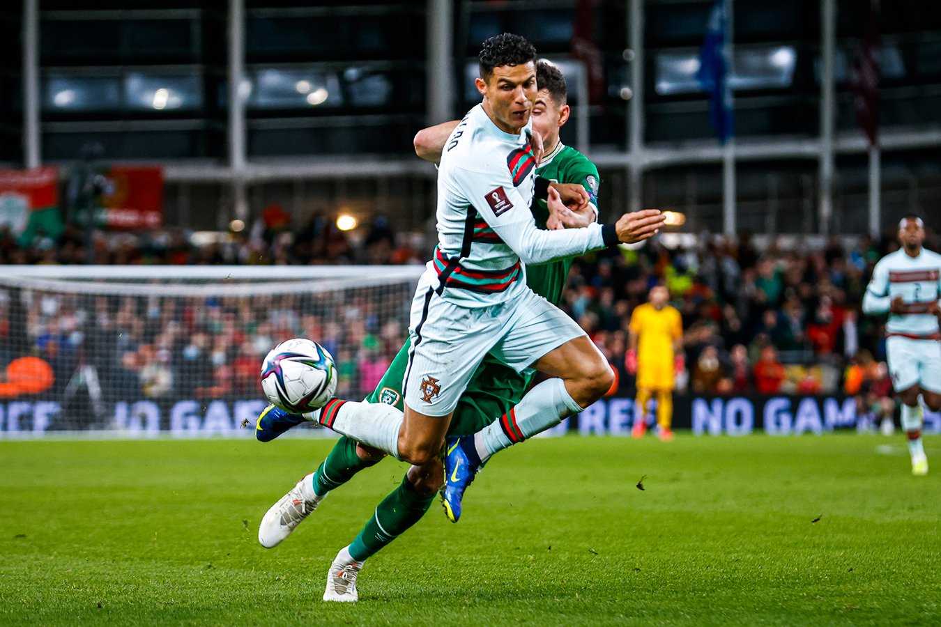 Portugal vs ireland. Алмейда Португалия. Ronaldo Qatar.