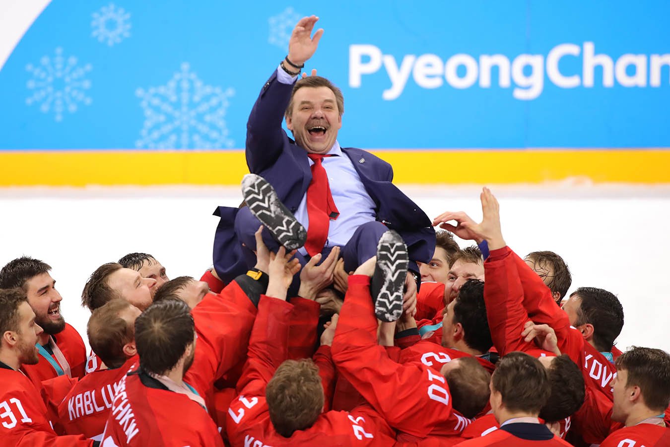 Тренера олимпийской сборной. Тренер сборной России по хоккею на Олимпиаде 2018.