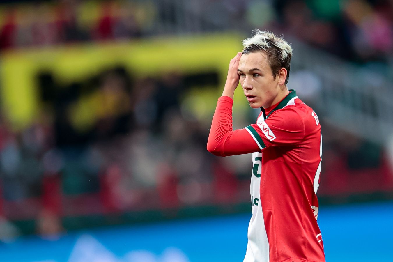 Валерий Газзаев Батраков чемто напоминает Черенкова, даже движения