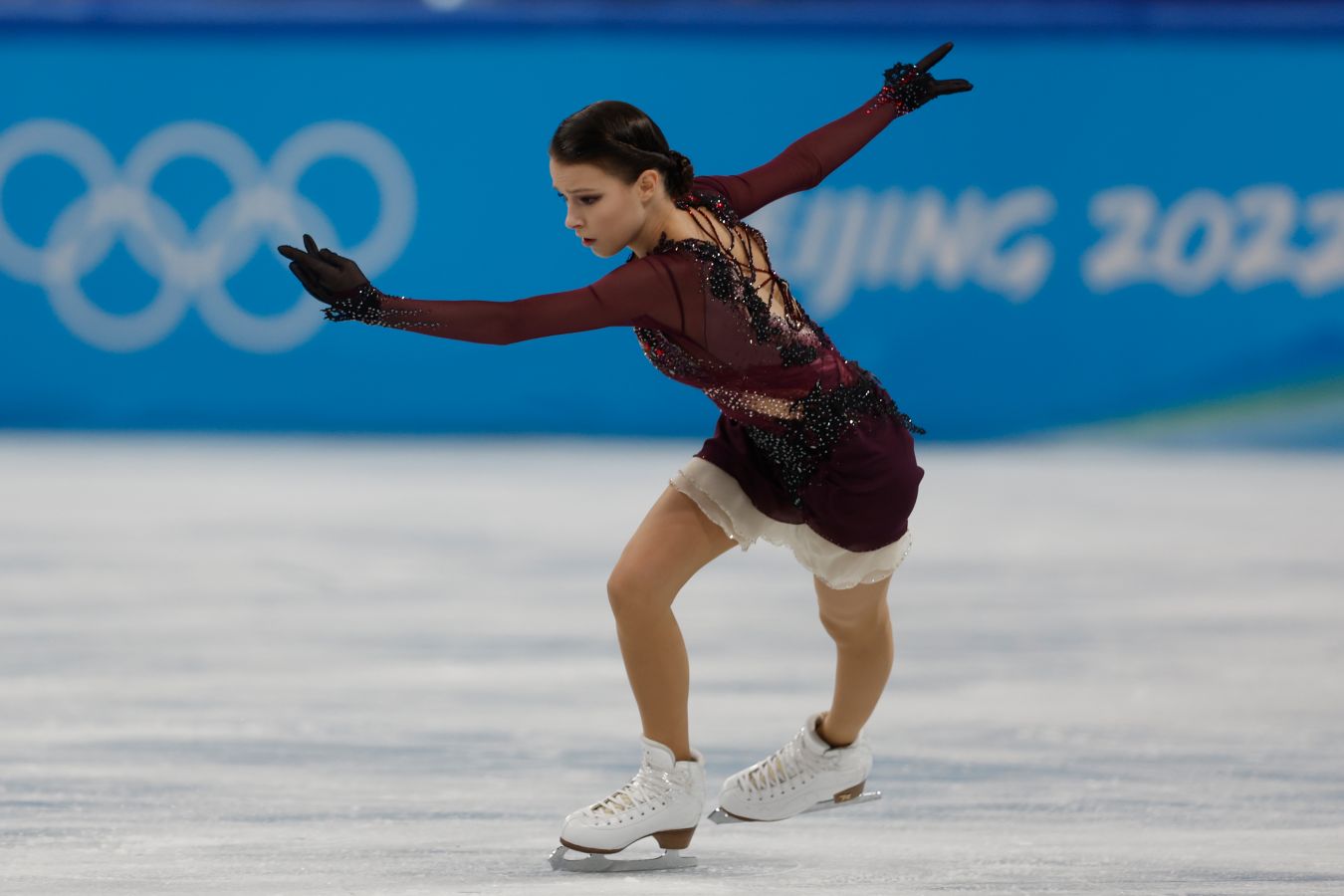 Кто стал олимпийской чемпионкой по фигурному