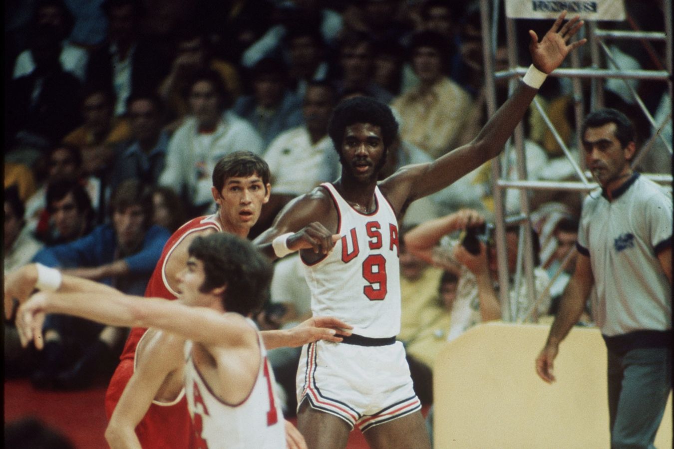 Игры 1972 баскетбол. Даг баскетболист 1972. Коллинз баскетболист 1972. Даг Коллинз баскетболист.