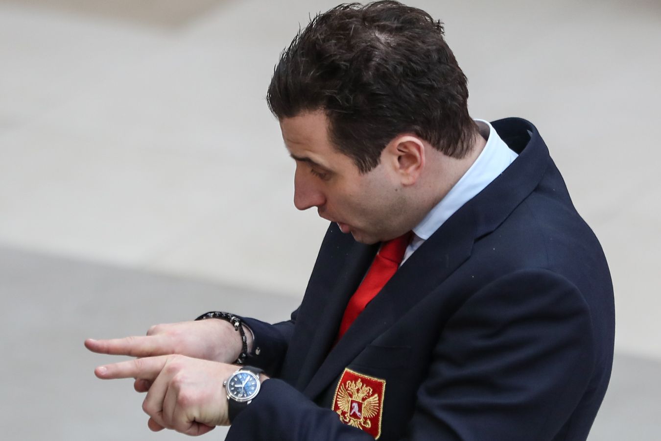 Бывший главный тренер СКА Роман Ротенберг поздравил граждан с Днём ...